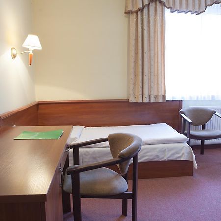 מאסלוב Hotel Przedwiosnie מראה חיצוני תמונה