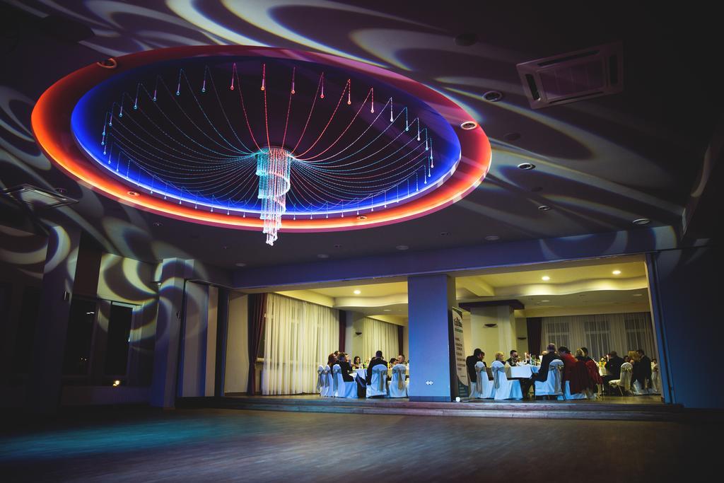 מאסלוב Hotel Przedwiosnie מראה חיצוני תמונה