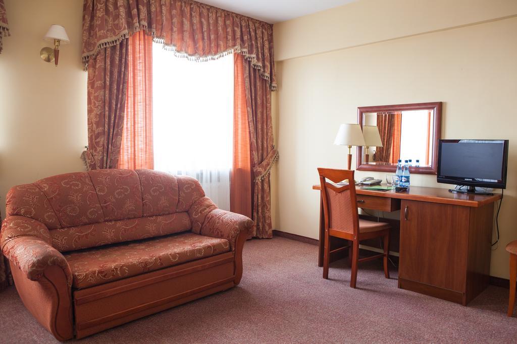 מאסלוב Hotel Przedwiosnie מראה חיצוני תמונה