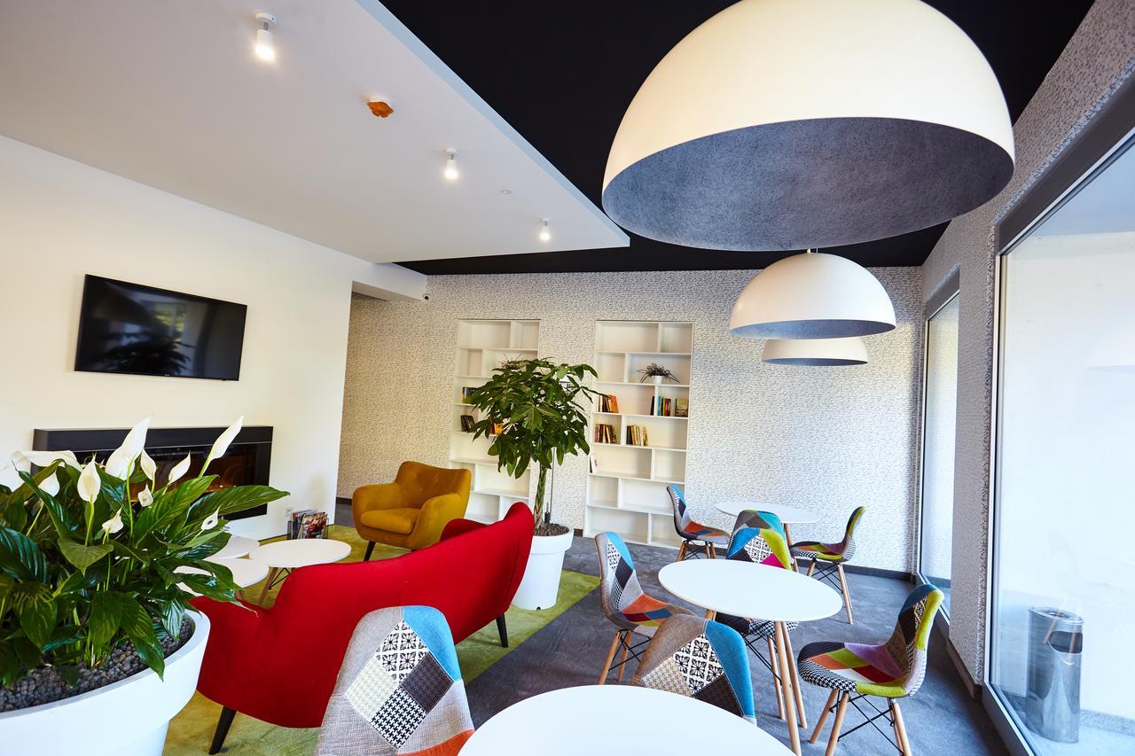 מאסלוב Hotel Przedwiosnie מראה חיצוני תמונה