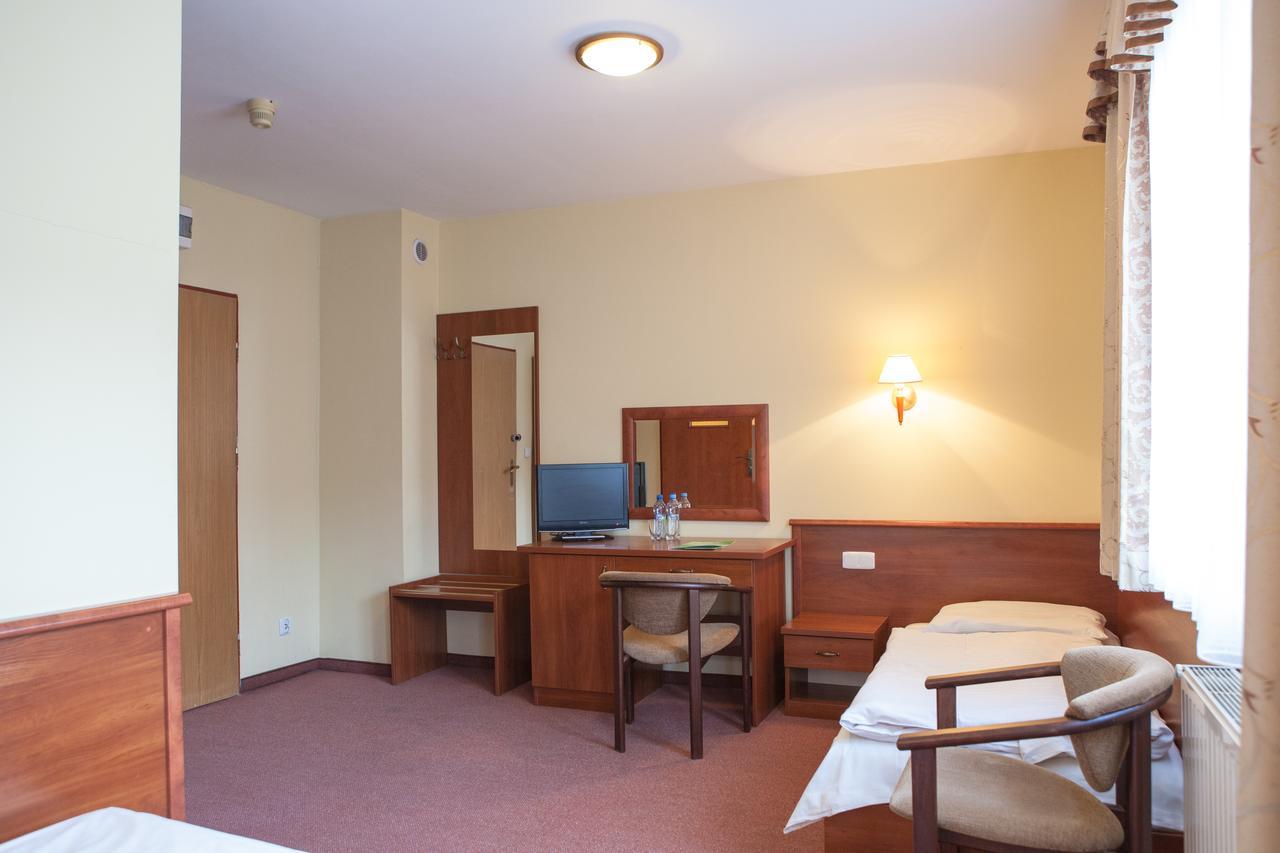 מאסלוב Hotel Przedwiosnie מראה חיצוני תמונה